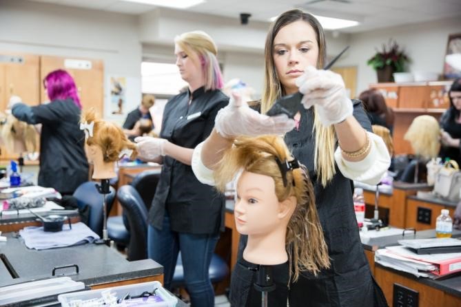 Why to choose Career in Cosmetology